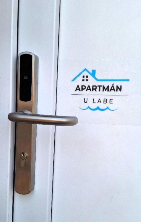 Pretty Private U Labe, Self-service Check-in 24 L 7 *
