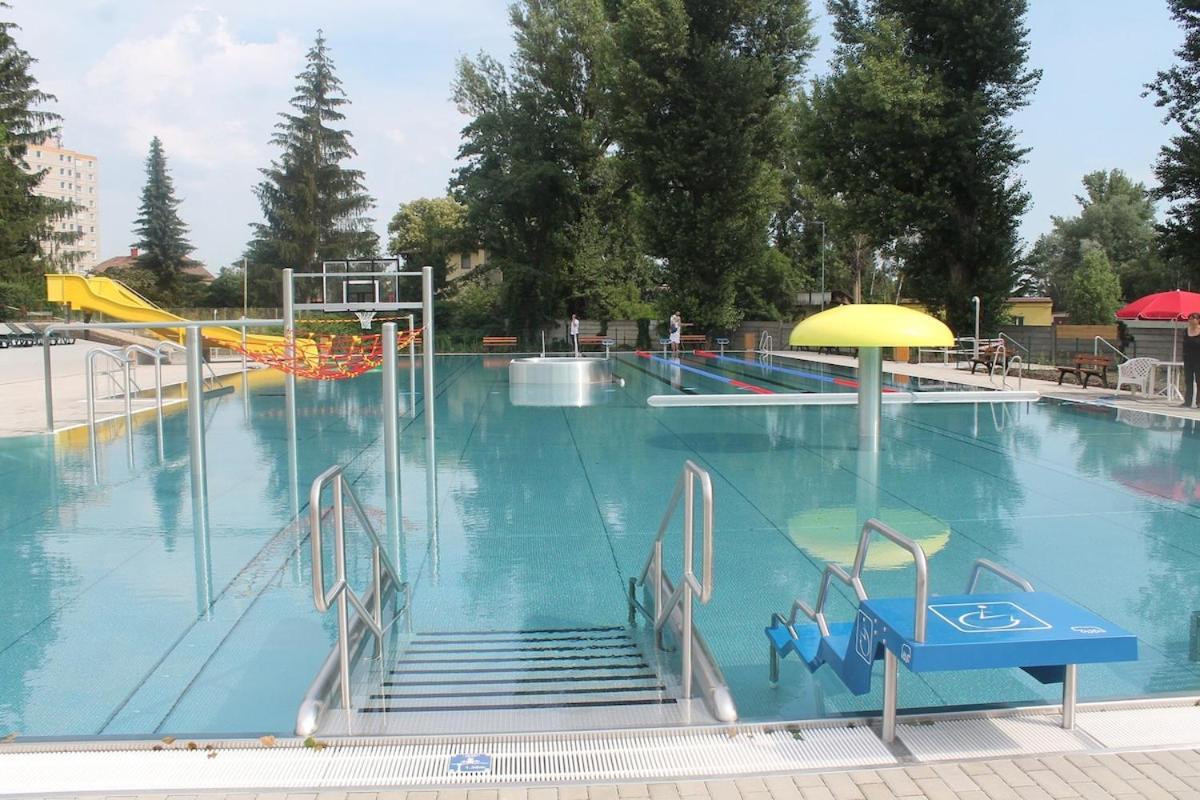 Апартаменти Pretty Private U Labe, Self-service Check-in 24 L 7 Neratovice