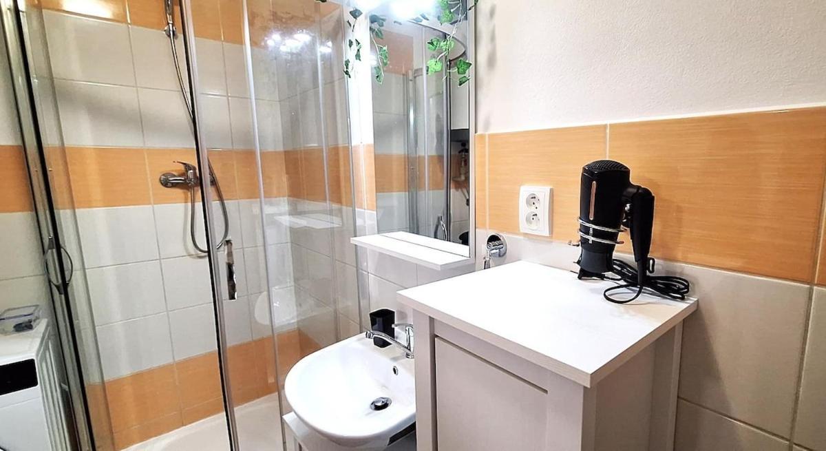 Апартаменти Pretty Private U Labe, Self-service Check-in 24 L 7 *